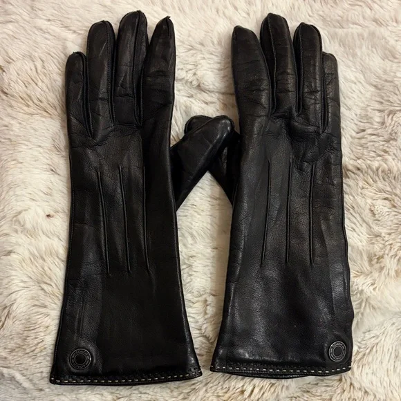 Coach Y2K Black Vintage Buttery Soft Leather Gloves ✨ Silver Logo Button Detail - Picture 9 of 9